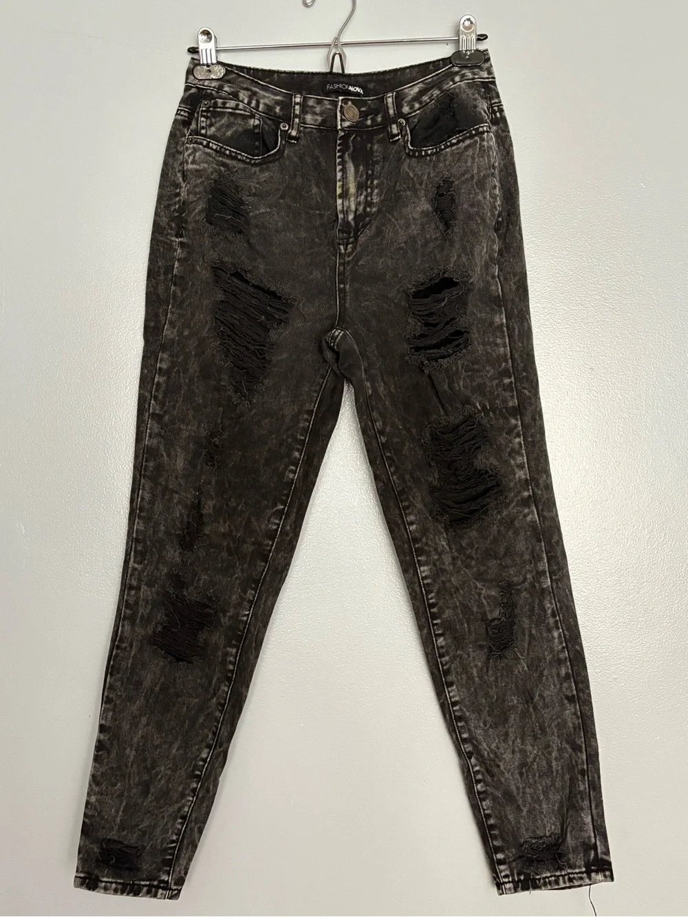 Fashion Nova Black High-Rise Ripped Mom Jeans size: 3 - Picture 2 of 10